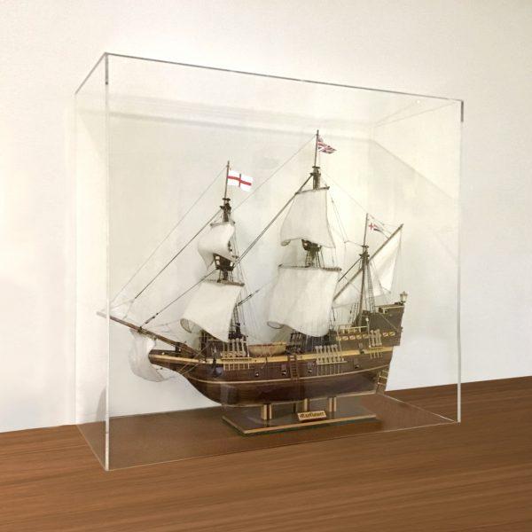 Display & Cases Glass, Wood & Acrylic Luminati