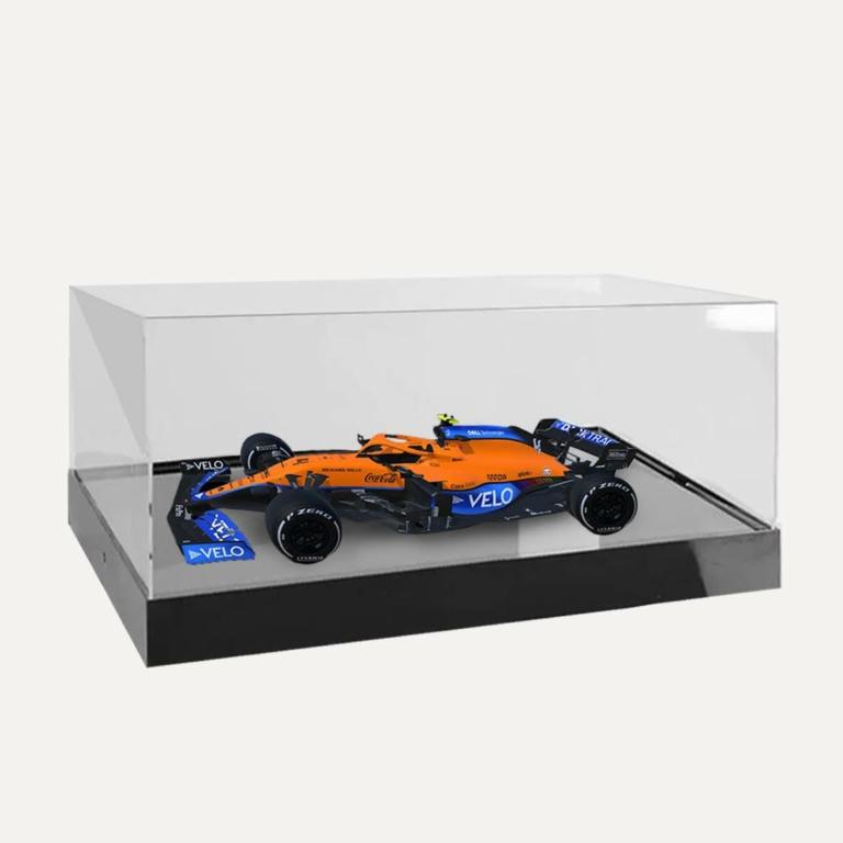 McLaren F1 Model Car Display - 1:18 | Luminati